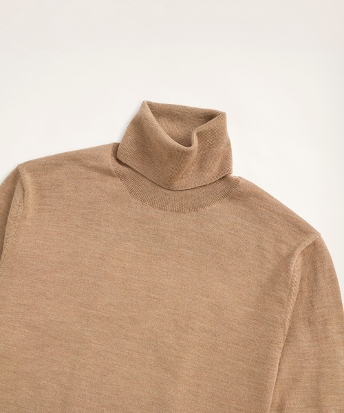 BROOKS BROTHERS（ブルックスブラザーズ）の「メリノウール タートルネックセーター（ニット/セーター・メンズ・キャメル/ライトグレー/ネイビー/ブラック・X-SMALL/MEDIUM/LARGE/SMALL）」の8枚目の写真