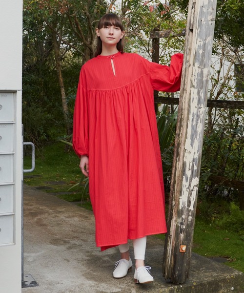 Libra Cue（リブラ キュー）の「ドビーストライプチャーチドレス（ワンピース・レディース・アイボリー/レッド/ブラック・FREE）」の4枚目の写真