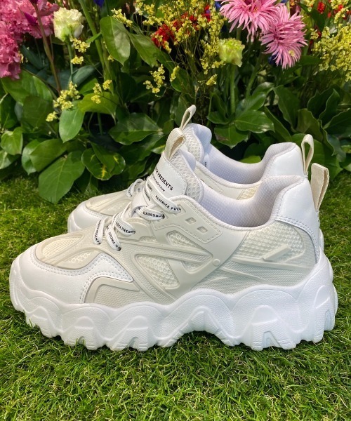 MAISON MAVERICK PRESENTS（メゾンマベリックプレゼンツ）の「MAISON MAVERICK PRESENTS（メゾン・マベリック・プレゼンツ）ロゴシューレースダッドスニーカー/MS2138（スニーカー・レディース・ホワイト/ブラック・23/24/22.5/24.5/23.5）」の4枚目の写真