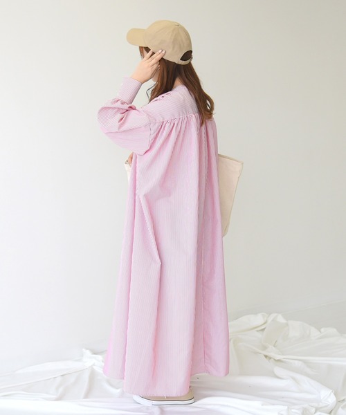 sango(sango)の「先染めストライプギャザーワンピース(ワンピース・レディース・ライトブルー/ネイビー/レッド・FREE)」の13枚目の写真