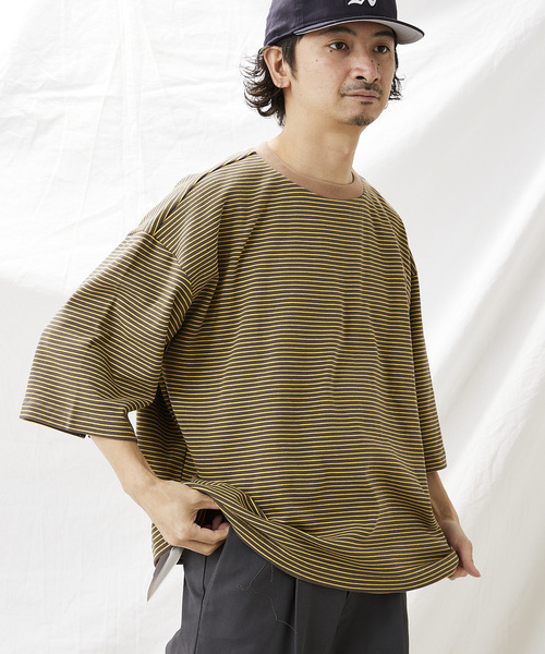JOURNAL STANDARD relume（ジャーナルスタンダード　レリューム）の「オーバーサイズ ボーダーTシャツ（Tシャツ/カットソー・メンズ・ブラウン/グレー/レッド/ピンク/グリーン/グリーン系その他・MEDIUM/LARGE）」の10枚目の写真
