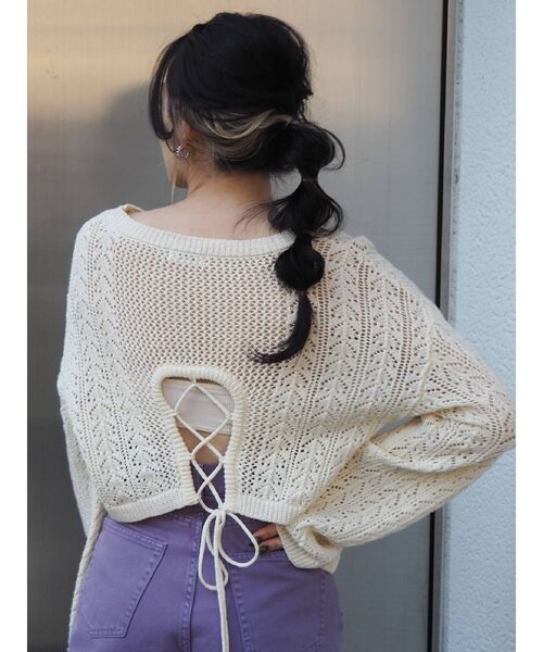 EVRIS（エヴリス）の「シアークロシェレースアップニットトップス（ニット/セーター・レディース・ホワイト/ブラック/グリーン・FREE）」の2枚目の写真