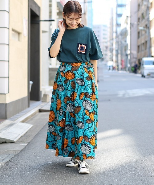 チチカカ（チチカカ）の「Shanti Shanti アフリカンプリントラップスカート【WEB限定】（スカート・レディース・ターコイズブルー/レッド/パープル・FREE）」の4枚目の写真