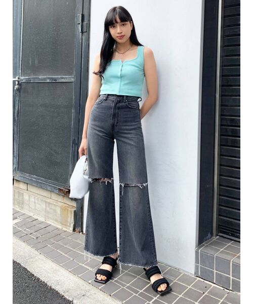 EMODA（エモダ）の「フロントボタンフィットタンクトップ（タンクトップ・レディース・ホワイト/グレー/ブラック/ブルー・FREE）」の11枚目の写真