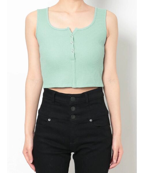 EMODA（エモダ）の「フロントボタンフィットタンクトップ（タンクトップ・レディース・ホワイト/グレー/ブラック/ブルー・FREE）」の6枚目の写真