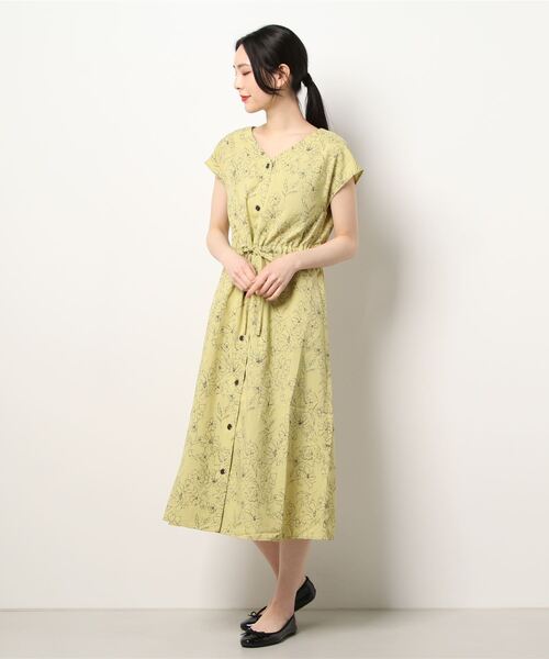 花と蝶のプリントワンピース 蝶と花プリント ワンピース 新品未使用 ☆お値下げしました