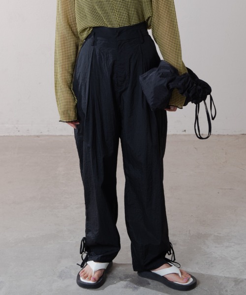 MERLOT（メルロー）の「サイドリボンナイロンパンツ（その他パンツ・レディース・ホワイト/ブラック/ピンク・FREE）」の3枚目の写真