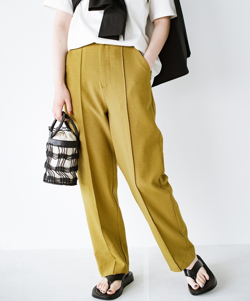 haco!（ハコ）の「お手入れも着心地も楽ちんが1番！部屋着感覚で着られてきれい見せが叶う　お仕事にも便利な撥水加工のストレートパンツ（その他パンツ・レディース・マスタード/ダークネイビー・SMALL/MEDIUM/LARGE/X-LARGE）」の4枚目の写真