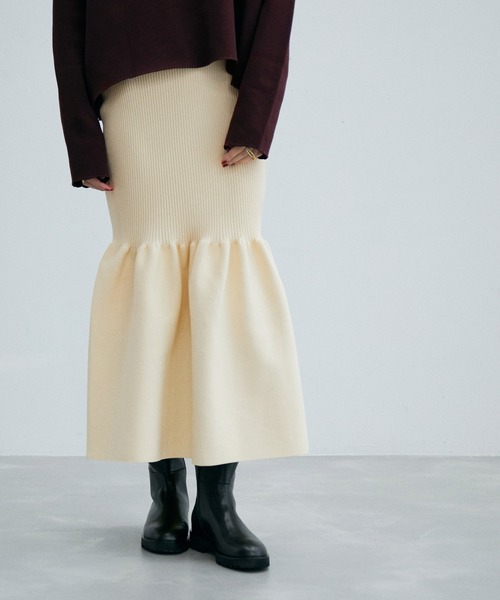 ADAM ET ROPE'（アダムエロペ）の「【サステナブル】ホールガーメントリブフレアスカート（スカート・レディース・ブラック/ライトグリーン/キナリ・38/36）」の21枚目の写真