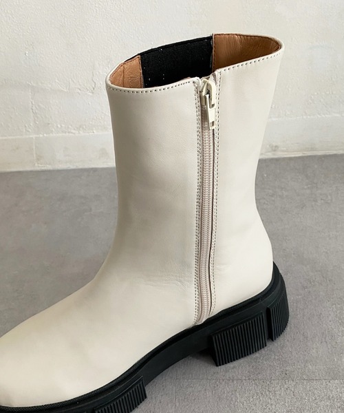 DouDou(ドゥドゥ)の「タンクソールサイドゴアショートブーツ(ブーツ・レディース・アイボリー/ブラック・MEDIUM/LARGE)」の8枚目の写真