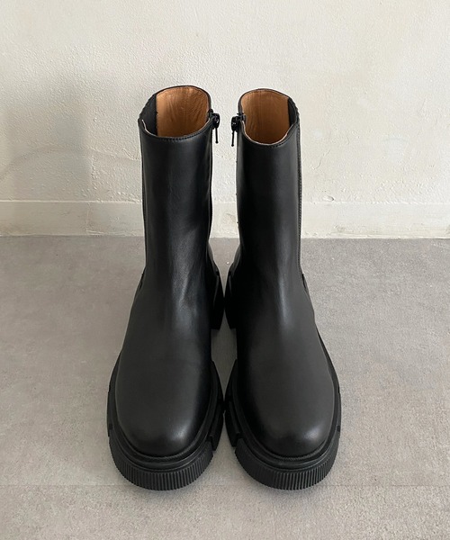 DouDou(ドゥドゥ)の「タンクソールサイドゴアショートブーツ(ブーツ・レディース・アイボリー/ブラック・MEDIUM/LARGE)」の9枚目の写真