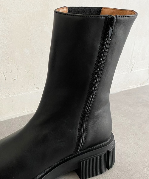 DouDou(ドゥドゥ)の「タンクソールサイドゴアショートブーツ(ブーツ・レディース・アイボリー/ブラック・MEDIUM/LARGE)」の12枚目の写真