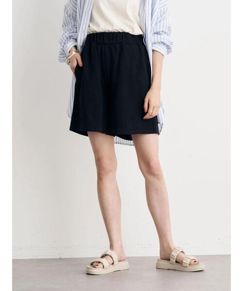 earth music&ecology（アースミュージックアンドエコロジー）の「ミニウラケショートパンツ（その他パンツ・レディース・アイボリー/ブラック・FREE）」の7枚目の写真