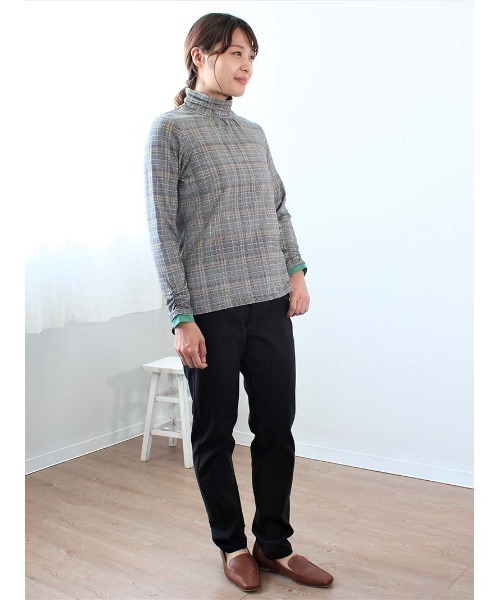 MB mint breeze(エムビーミントブリーズ)の「【M~5L 大きいサイズ】発熱・抗菌 タートルネック カットソー 柄(Tシャツ/カットソー・レディース・チャコールグレー/クリーム/ネイビー/グレー/ライトグレー/ベージュ・3L/LL/L/5L/4L/M)」の11枚目の写真
