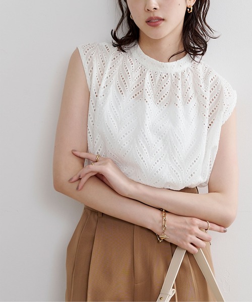 UR'S(ユアーズ)の「カットワークレースノースリーブブラウス(シャツ/ブラウス・レディース・ブラック/オフホワイト・M)」の6枚目の写真