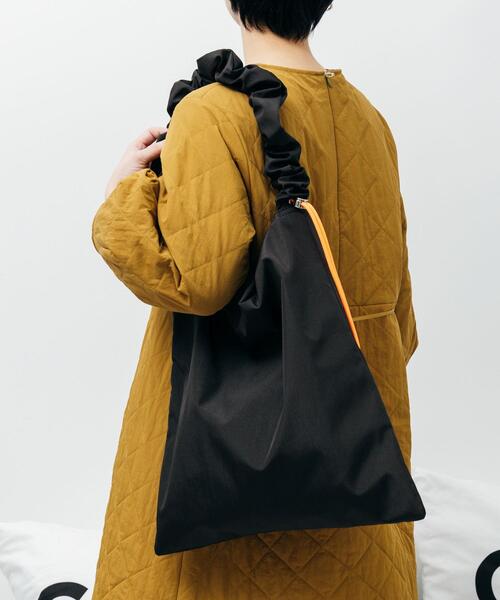 CITEN（シテン）の「＜CITEN＞2WAYシャーリング ショルダーバッグ（ショルダーバッグ・レディース・ブラック/クリーム・FREE）」の4枚目の写真