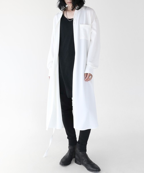 minsobi（ミンソビ）の「サイドスリットロングシャツ（シャツ/ブラウス・メンズ・ホワイト/ブラック・FREE）」の9枚目の写真