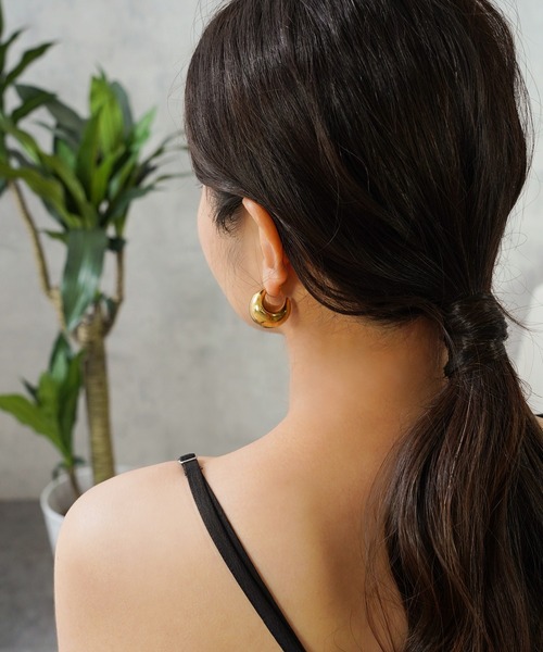 IAMUSE(アイアミューズ)の「金属アレルギー対応 ボールモチーフピアス S0758【IAMUSE】(ピアス(両耳用)・レディース・シルバー/ゴールド・FREE)」の4枚目の写真
