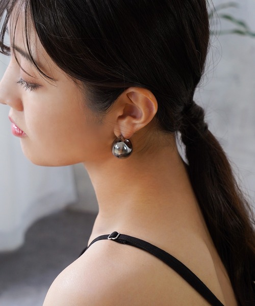 IAMUSE(アイアミューズ)の「金属アレルギー対応 ボールモチーフピアス S0758【IAMUSE】(ピアス(両耳用)・レディース・シルバー/ゴールド・FREE)」の6枚目の写真