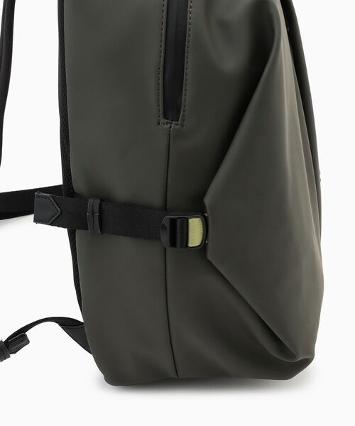 Calvin Klein(カルバン・クライン)の「ラバークリップサイド バックパック(バックパック/リュック・メンズ・オリーブ/ブラック・FREE)」の10枚目の写真