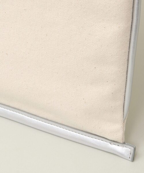 CONVERSE TOKYO（コンバーストウキョウ）の「キャンバスギャザートート（トートバッグ・レディース・ブラック/ベージュ/シルバー・FREE）」の10枚目の写真