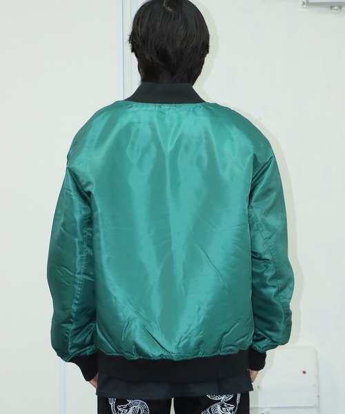 VANS(バンズ)の「VANS/ヴァンズ M Padded Award JKT ビックシルエットスタジャン ロゴワッペン(スタジャン・メンズ・グリーン/ブラック/ネイビー・L/M/XL)」の5枚目の写真