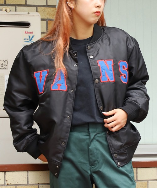 VANS(バンズ)の「VANS/ヴァンズ M Padded Award JKT ビックシルエットスタジャン ロゴワッペン(スタジャン・メンズ・グリーン/ブラック/ネイビー・L/M/XL)」の16枚目の写真