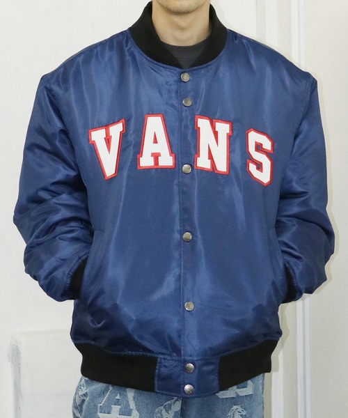 VANS(バンズ)の「VANS/ヴァンズ M Padded Award JKT ビックシルエットスタジャン ロゴワッペン(スタジャン・メンズ・グリーン/ブラック/ネイビー・L/M/XL)」の18枚目の写真