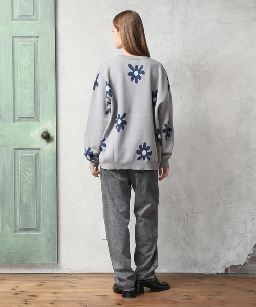Art re A select（アトリエセレクト）の「DAISYFLOWER OVERSIZED KNIT/7Gボリュームニット デイジー柄 ダブルジャガード オーバーサイズ　クルーセーター（ニット/セーター・メンズ・チャコールグレー/ネイビー/ライトグレー/アイボリー・L/M）」の5枚目の写真