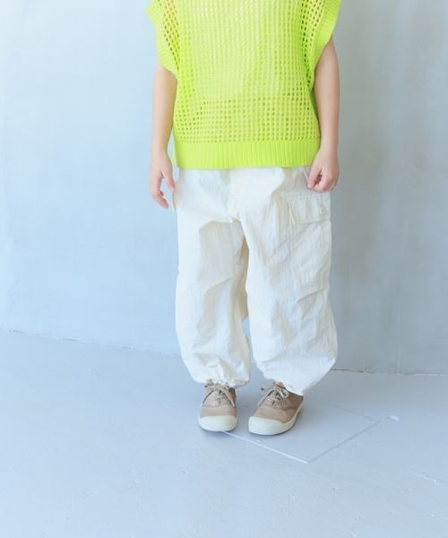 LOWRYS FARM(ローリーズファーム)の「パラシュートパンツ 185760(カーゴパンツ・キッズ・ネイビー/カーキ/オフホワイト・110cm/120cm/150cm/130cm/140cm)」の2枚目の写真