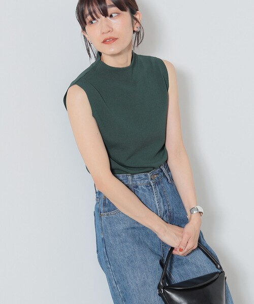 BEAMS HEART(ビームスハート)の「BEAMS HEART / ノースリーブ ハイネック プルオーバー(Tシャツ/カットソー・レディース・ブラック/ライトオリーブ/モカ/グレー系その他/パープル系その他3/ダークグリーン・FREE)」の5枚目の写真