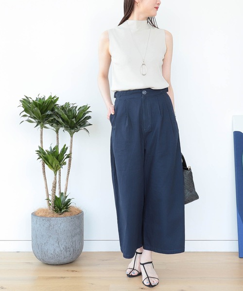 BEAMS HEART(ビームスハート)の「BEAMS HEART / ノースリーブ ハイネック プルオーバー(Tシャツ/カットソー・レディース・ブラック/ライトオリーブ/モカ/グレー系その他/パープル系その他3/ダークグリーン・FREE)」の13枚目の写真