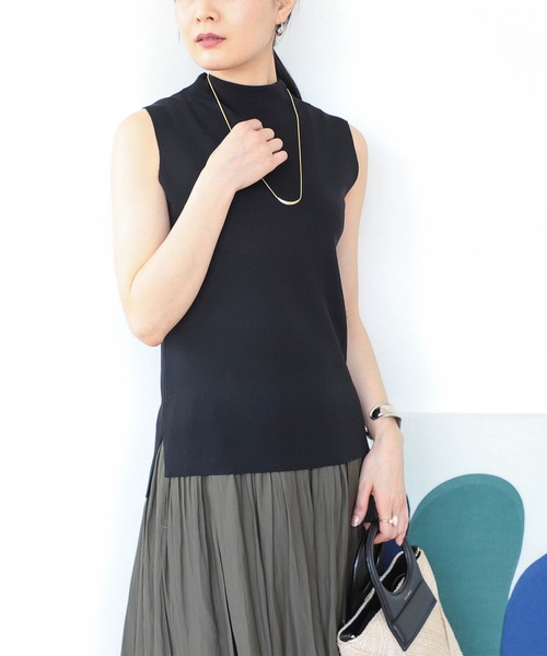 BEAMS HEART(ビームスハート)の「BEAMS HEART / ノースリーブ ハイネック プルオーバー(Tシャツ/カットソー・レディース・ブラック/ライトオリーブ/モカ/グレー系その他/パープル系その他3/ダークグリーン・FREE)」の19枚目の写真