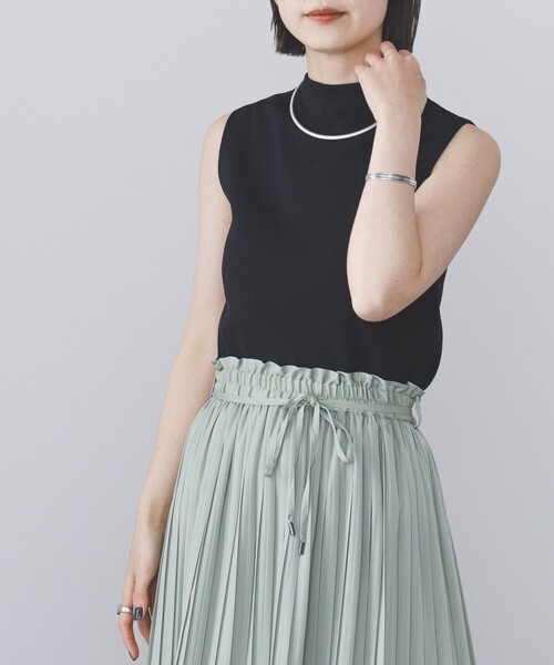 BEAMS HEART(ビームスハート)の「BEAMS HEART / ノースリーブ ハイネック プルオーバー(Tシャツ/カットソー・レディース・ブラック/ライトオリーブ/モカ/グレー系その他/パープル系その他3/ダークグリーン・FREE)」の9枚目の写真