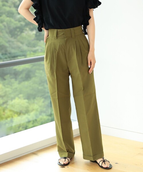 Ray BEAMS(レイビームス)の「FARAH × Ray BEAMS / 別注 3tuck Wide Pants(その他パンツ・レディース・オフホワイト/カーキ・26inch/28inch)」の1枚目の写真
