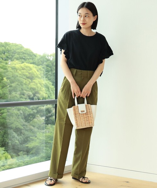 Ray BEAMS(レイビームス)の「FARAH × Ray BEAMS / 別注 3tuck Wide Pants(その他パンツ・レディース・オフホワイト/カーキ・26inch/28inch)」の3枚目の写真