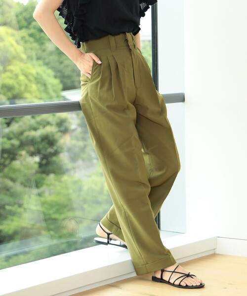 Ray BEAMS(レイビームス)の「FARAH × Ray BEAMS / 別注 3tuck Wide Pants(その他パンツ・レディース・オフホワイト/カーキ・26inch/28inch)」の5枚目の写真