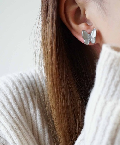 CERCA(チェルカ)の「jolie minette/キャッツアイストーンの蝶々ピアス(ピアス(両耳用)・レディース・シルバー/イエロー・FREE)」の11枚目の写真