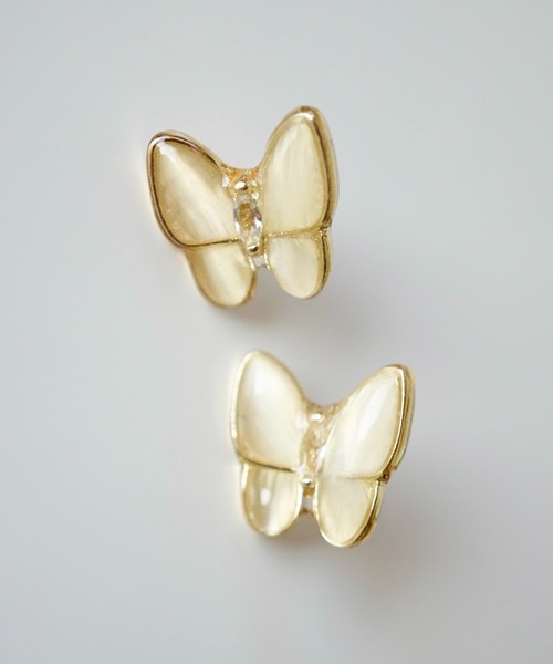 CERCA(チェルカ)の「jolie minette/キャッツアイストーンの蝶々ピアス(ピアス(両耳用)・レディース・シルバー/イエロー・FREE)」の4枚目の写真