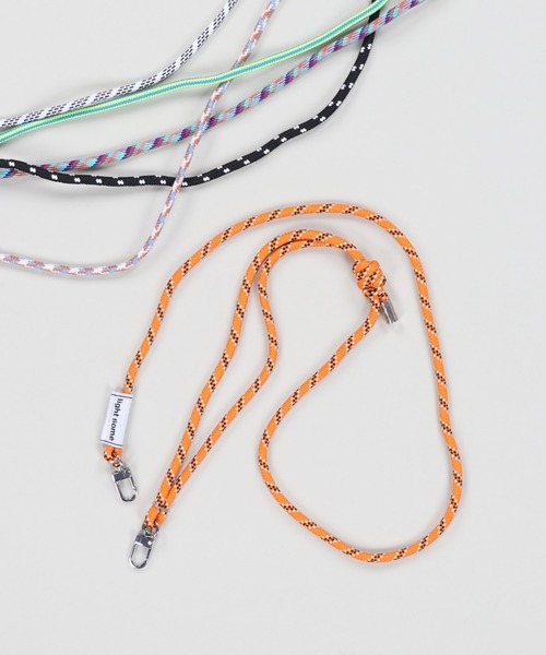 SPINNS（スピンズ）の「【選べるスマホショルダー】タグ付きデザイン ループストラップ（スマホグッズ・レディース・A/B/C/D/E/F/G・ONESIZE）」の8枚目の写真