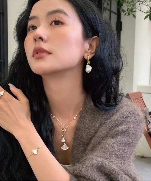 meJane（ミージェーン）の「2WAYパールフープピアス（ピアス（両耳用）・レディース・ゴールド系・FREE）」の2枚目の写真