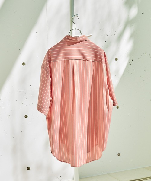 EMMA CLOTHES(エマクローズ)の「ドレープルーズオーバーストライプレギュラーカラー半袖シャツ EMMA CLOTHES 2023SS(シャツ/ブラウス・メンズ・グリーン/マスタード/ブラック/ピンク系/ホワイト・L/M)」の18枚目の写真
