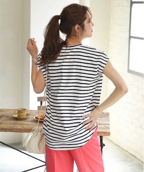 ad thie(アドティエ)の「ボーダーTシャツ フレンチスリーブ クルーネック(Tシャツ/カットソー・レディース・ピンク/オフホワイト/グレー/モカ/ブルー・LARGE/MEDIUM)」の10枚目の写真