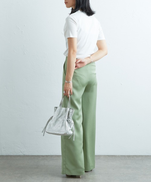 SHENERY（シーナリー）の「シンプルTee（Tシャツ/カットソー・レディース・オフホワイト/ブラウン/ネイビー・1/2）」の6枚目の写真