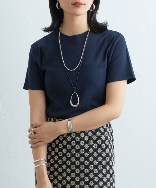 SHENERY（シーナリー）の「シンプルTee（Tシャツ/カットソー・レディース・オフホワイト/ブラウン/ネイビー・1/2）」の8枚目の写真