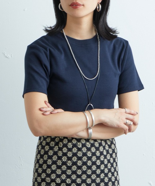 SHENERY（シーナリー）の「シンプルTee（Tシャツ/カットソー・レディース・オフホワイト/ブラウン/ネイビー・1/2）」の9枚目の写真