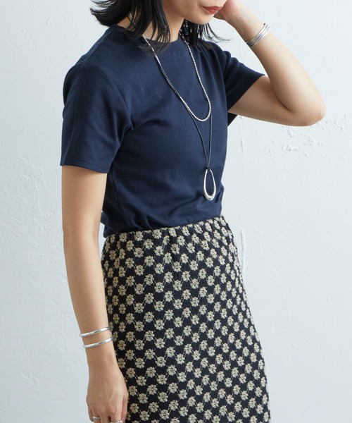 SHENERY（シーナリー）の「シンプルTee（Tシャツ/カットソー・レディース・オフホワイト/ブラウン/ネイビー・1/2）」の11枚目の写真