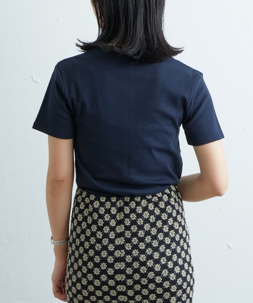 SHENERY（シーナリー）の「シンプルTee（Tシャツ/カットソー・レディース・オフホワイト/ブラウン/ネイビー・1/2）」の14枚目の写真