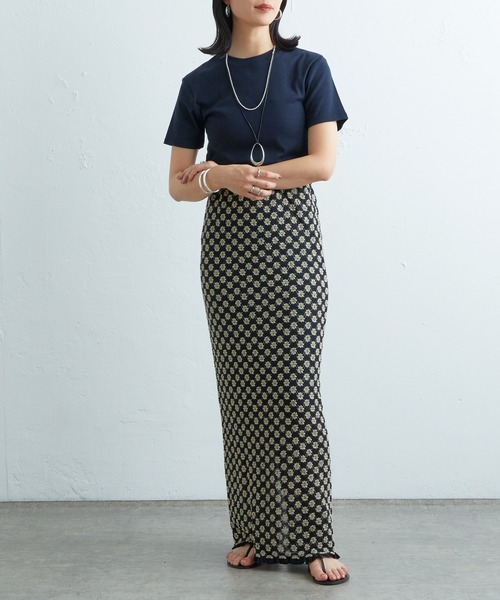 SHENERY（シーナリー）の「シンプルTee（Tシャツ/カットソー・レディース・オフホワイト/ブラウン/ネイビー・1/2）」の19枚目の写真