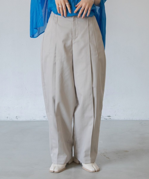 VACANCY（ヴァカンシー）の「バルーンダブルタックパンツ（その他パンツ・レディース・ブルー/アイボリー/ブラック・MEDIUM/LARGE）」の6枚目の写真